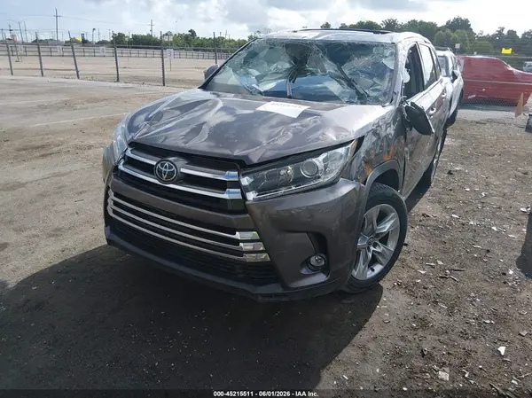 5TDYZRFH5KS306850 2019 TOYOTA HIGHLANDER - Image 2