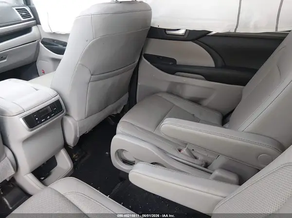 5TDYZRFH5KS306850 2019 TOYOTA HIGHLANDER - Image 8