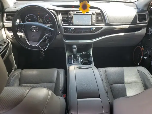 5TDYZRFH5KS311210 2019 TOYOTA HIGHLANDER - Image 8