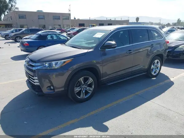 5TDYZRFH5KS350993 2019 TOYOTA HIGHLANDER - Image 2
