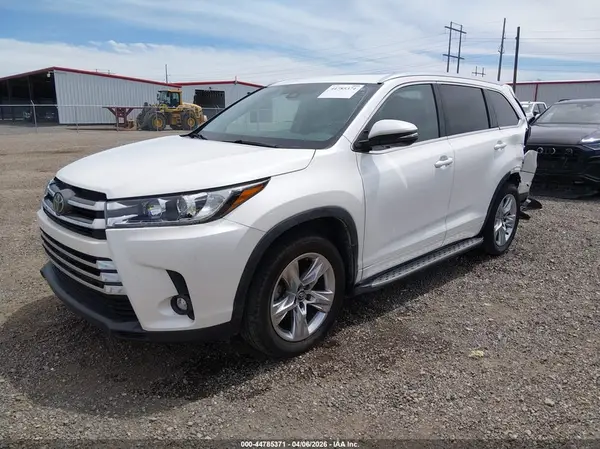 5TDYZRFH5KS355773 2019 TOYOTA HIGHLANDER - Image 2