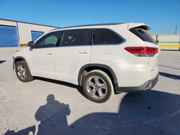 5TDYZRFH5KS364148 2019 TOYOTA HIGHLANDER - Image 2