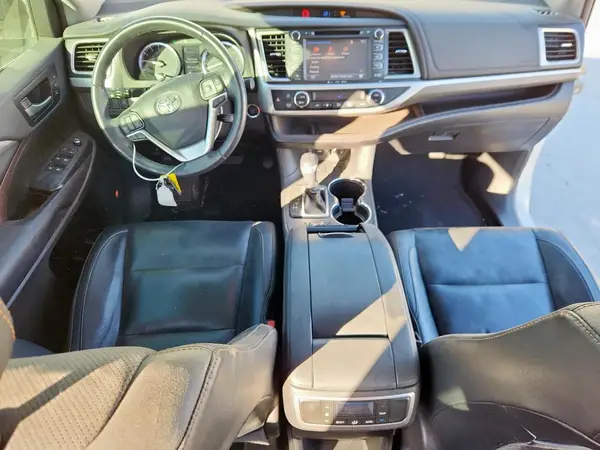 5TDYZRFH5KS364148 2019 TOYOTA HIGHLANDER - Image 8