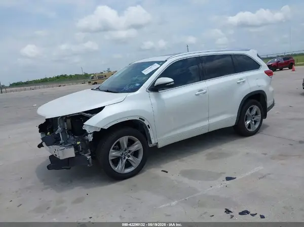 5TDYZRFH6HS207608 2017 TOYOTA HIGHLANDER - Image 2