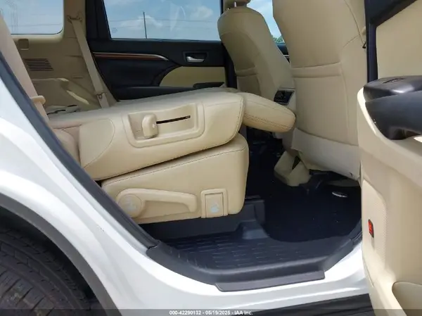 5TDYZRFH6HS207608 2017 TOYOTA HIGHLANDER - Image 8