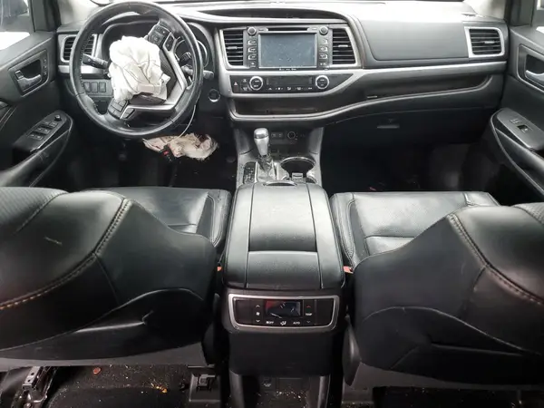 5TDYZRFH6HS210783 2017 TOYOTA HIGHLANDER - Image 8