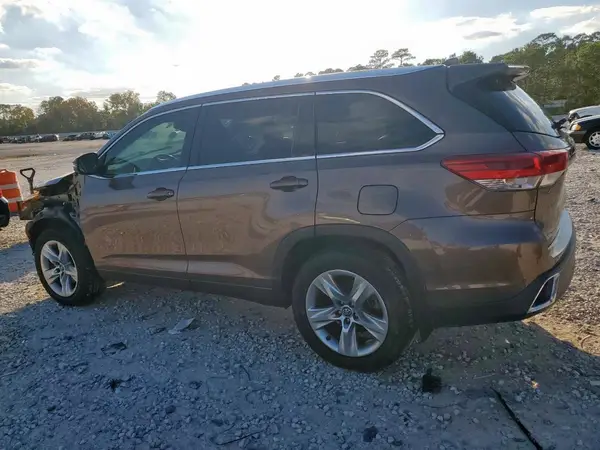 5TDYZRFH6HS218155 2017 TOYOTA HIGHLANDER - Image 2