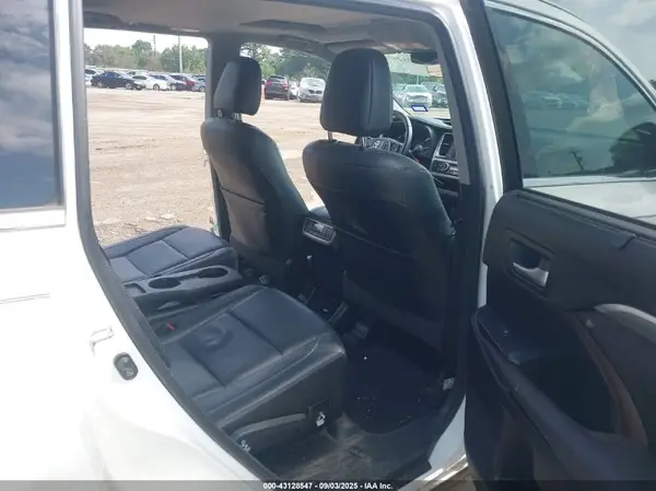 5TDYZRFH6HS221234 2017 TOYOTA HIGHLANDER - Image 8