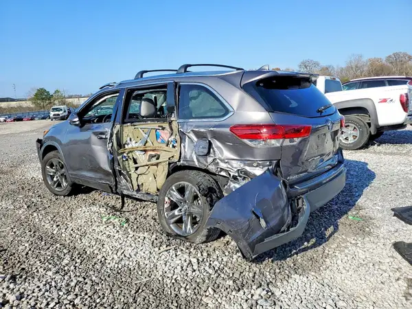 5TDYZRFH6HS226479 2017 TOYOTA HIGHLANDER - Image 2