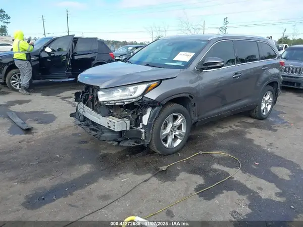 5TDYZRFH6HS233870 2017 TOYOTA HIGHLANDER - Image 2