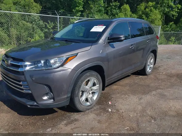 5TDYZRFH6JS244387 2018 TOYOTA HIGHLANDER - Image 2