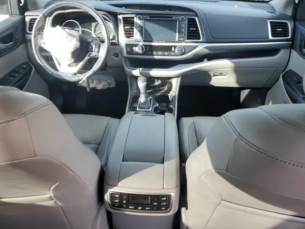 5TDYZRFH6JS248603 2018 TOYOTA HIGHLANDER - Image 8