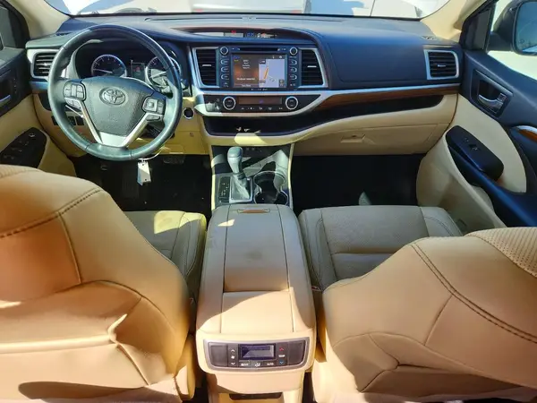 5TDYZRFH6JS249976 2018 TOYOTA HIGHLANDER - Image 8