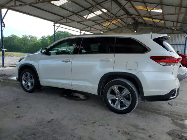 5TDYZRFH6JS250948 2018 TOYOTA HIGHLANDER - Image 2
