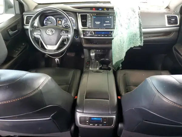 5TDYZRFH6JS250948 2018 TOYOTA HIGHLANDER - Image 8