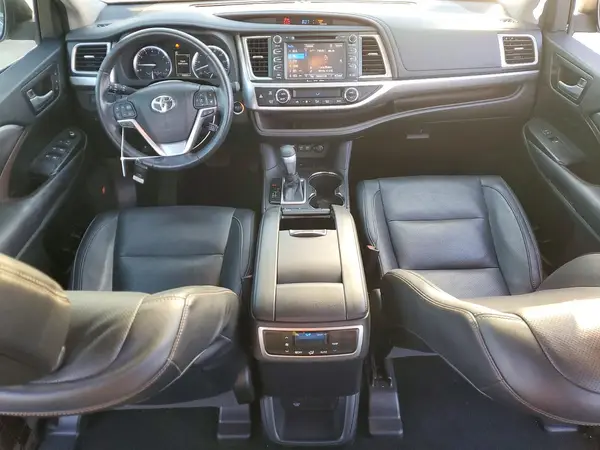 5TDYZRFH6JS253736 2018 TOYOTA HIGHLANDER - Image 8