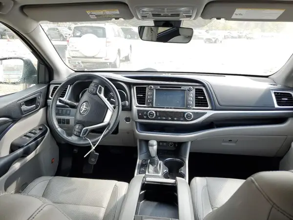 5TDYZRFH6JS260671 2018 TOYOTA HIGHLANDER - Image 8