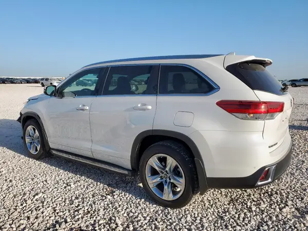 5TDYZRFH6JS265868 2018 TOYOTA HIGHLANDER - Image 2