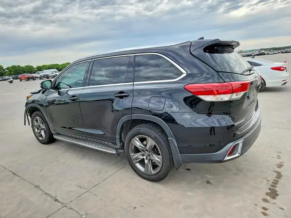 5TDYZRFH6JS271170 2018 TOYOTA HIGHLANDER - Image 2