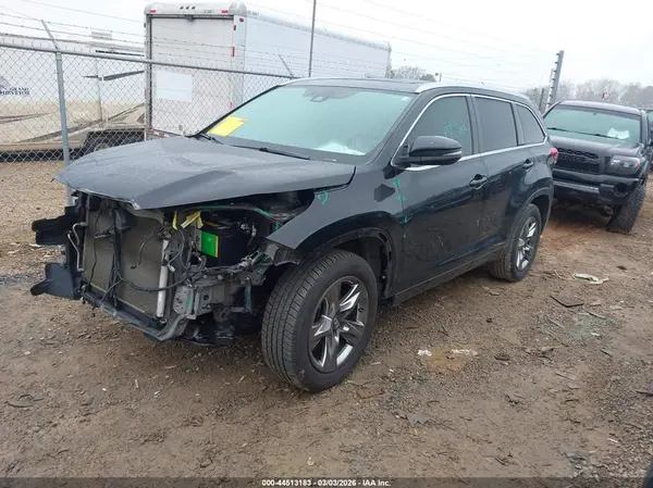 5TDYZRFH6JS273050 2018 TOYOTA HIGHLANDER - Image 2