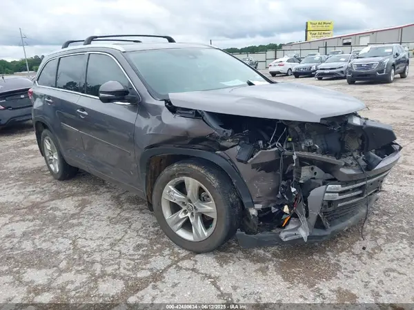5TDYZRFH6JS275655 2018 TOYOTA HIGHLANDER - Image 1