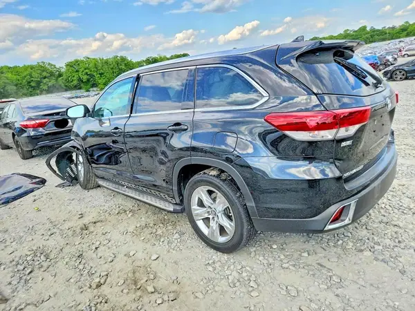 5TDYZRFH6JS279933 2018 TOYOTA HIGHLANDER - Image 2