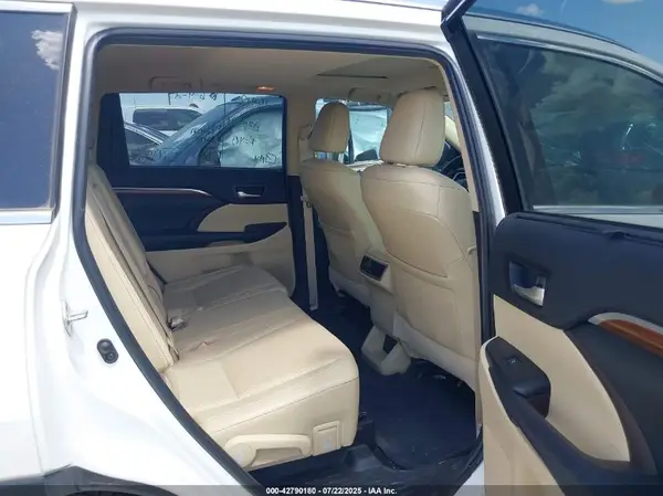 5TDYZRFH6KS305416 2019 TOYOTA HIGHLANDER - Image 8