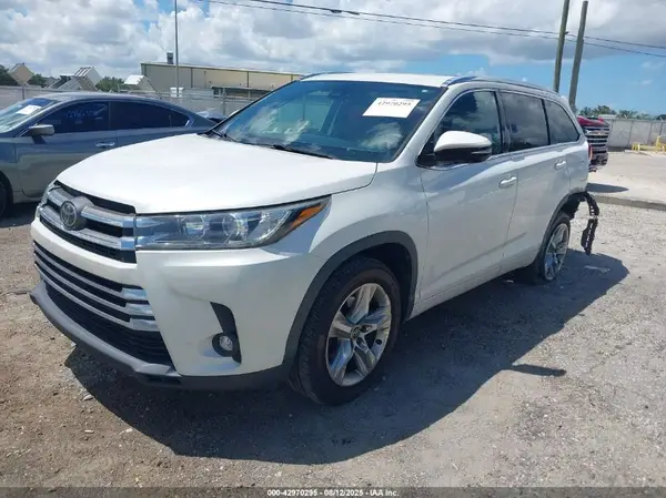 5TDYZRFH6KS306291 2019 TOYOTA HIGHLANDER - Image 2