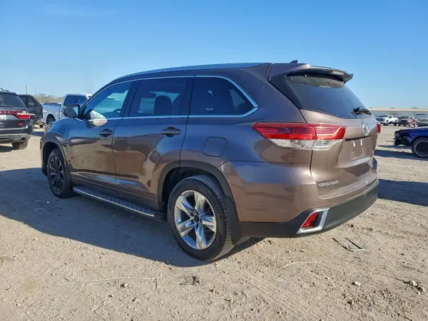 5TDYZRFH6KS308932 2019 TOYOTA HIGHLANDER - Image 2