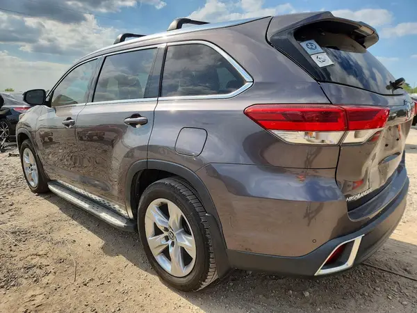 5TDYZRFH6KS311443 2019 TOYOTA HIGHLANDER - Image 2