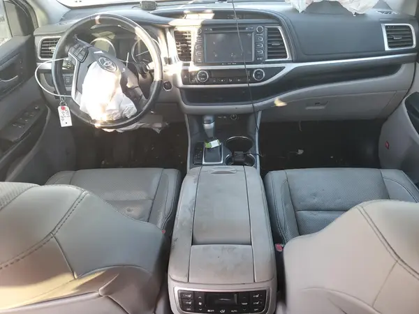 5TDYZRFH6KS323799 2019 TOYOTA HIGHLANDER - Image 8