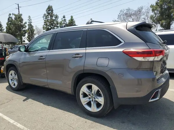 5TDYZRFH7HS192035 2017 TOYOTA HIGHLANDER - Image 2