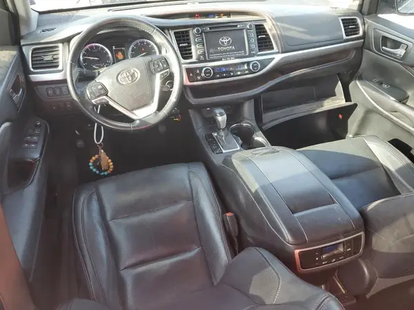5TDYZRFH7HS196022 2017 TOYOTA HIGHLANDER - Image 8