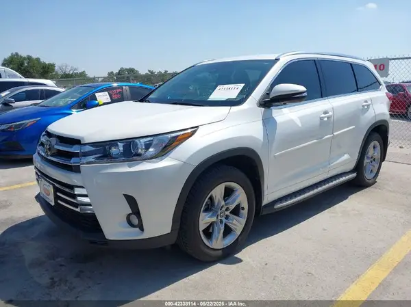 5TDYZRFH7HS207018 2017 TOYOTA HIGHLANDER - Image 2