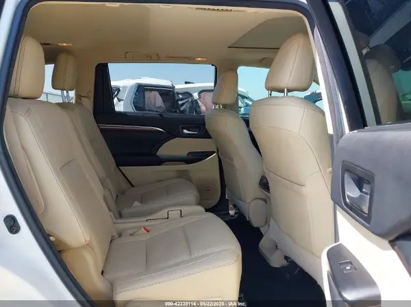 5TDYZRFH7HS207018 2017 TOYOTA HIGHLANDER - Image 8