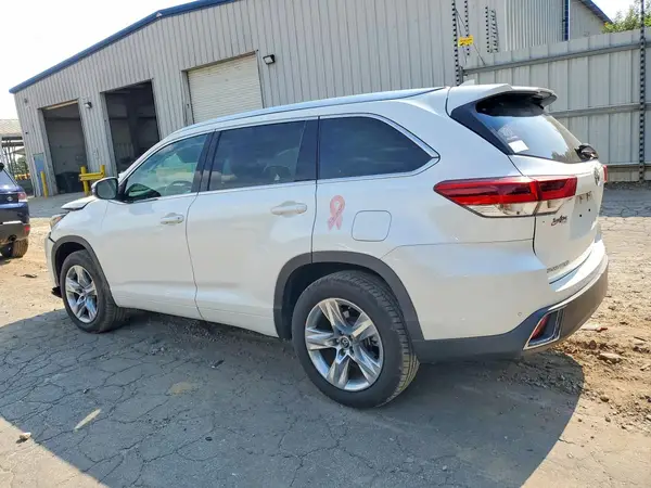 5TDYZRFH7HS215068 2017 TOYOTA HIGHLANDER - Image 2