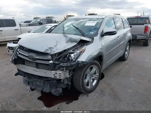 5TDYZRFH7JS253941 2018 TOYOTA HIGHLANDER - Image 2