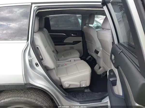 5TDYZRFH7JS253941 2018 TOYOTA HIGHLANDER - Image 8