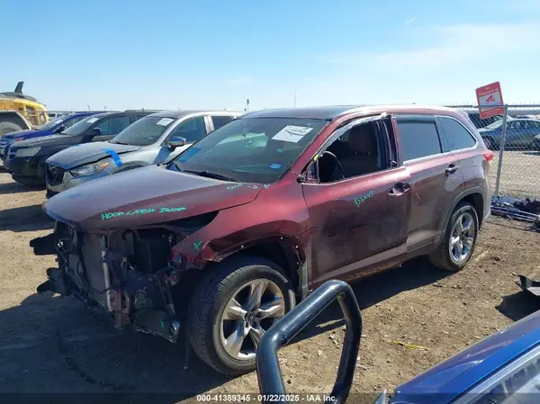 5TDYZRFH7JS269430 2018 TOYOTA HIGHLANDER - Image 2