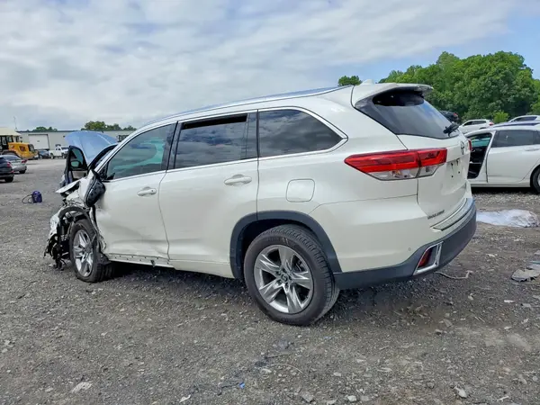 5TDYZRFH7JS269542 2018 TOYOTA HIGHLANDER - Image 2
