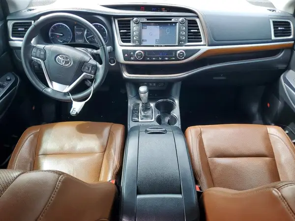 5TDYZRFH7JS269542 2018 TOYOTA HIGHLANDER - Image 8