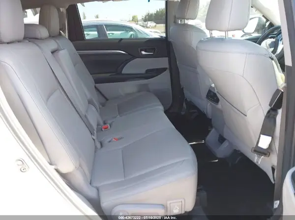 5TDYZRFH7JS271355 2018 TOYOTA HIGHLANDER - Image 8