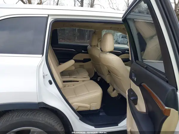 5TDYZRFH7JS282954 2018 TOYOTA HIGHLANDER - Image 8