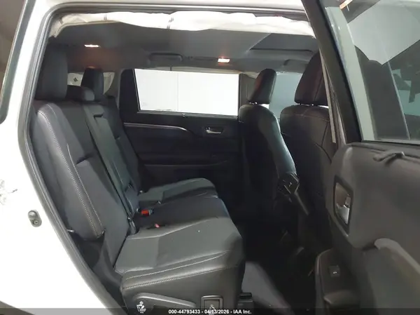 5TDYZRFH7KS291915 2019 TOYOTA HIGHLANDER - Image 8