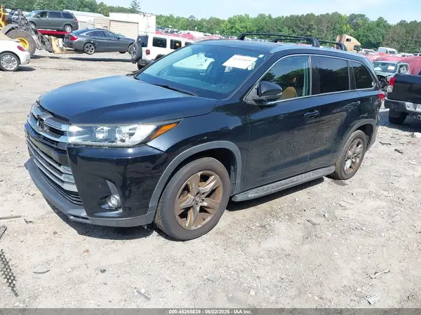 5TDYZRFH7KS296483 2019 TOYOTA HIGHLANDER - Image 2