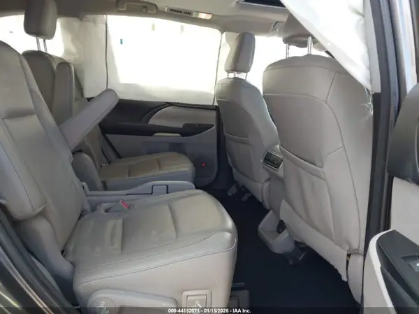 5TDYZRFH8HS194943 2017 TOYOTA HIGHLANDER - Image 8