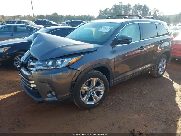 5TDYZRFH8HS202930 2017 TOYOTA HIGHLANDER - Image 2