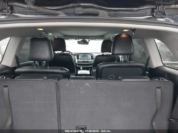 5TDYZRFH8HS206976 2017 TOYOTA HIGHLANDER - Image 8