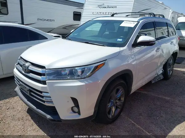 5TDYZRFH8HS211613 2017 TOYOTA HIGHLANDER - Image 2