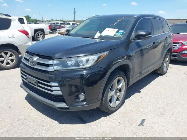 5TDYZRFH8HS218027 2017 TOYOTA HIGHLANDER - Image 2